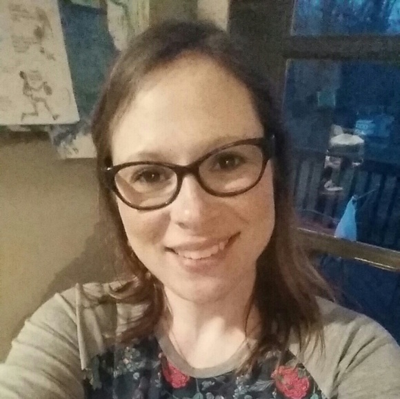 Meet your Posher, Renee - Picture 1 of 1