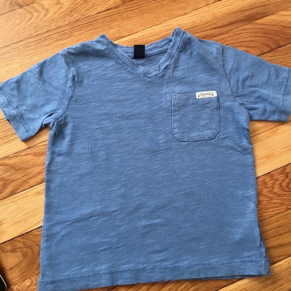 Baby Gap- v-neck pocket tee-2 years