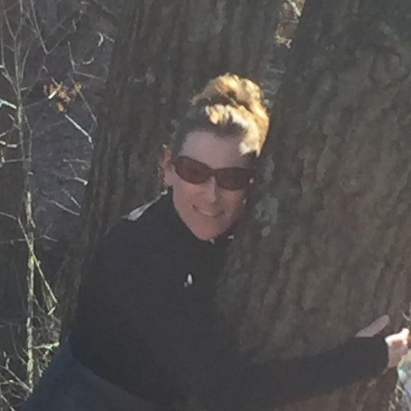 Meet your Posher, Julia - Picture 1 of 1
