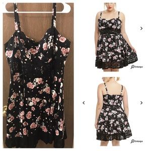 Plus Size Black Floral Skull Dress (Plus Size)