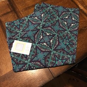 BNWT 3x LuLaRoe Cassie skirt!!