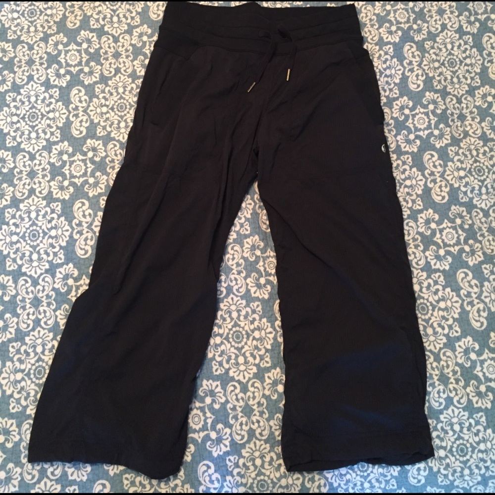 Lululemon studio crop size 4