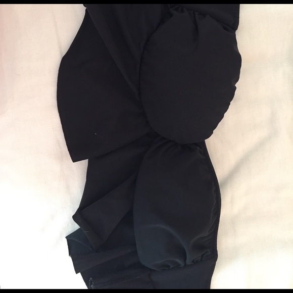 Victoria Secret - Picture 2 of 4