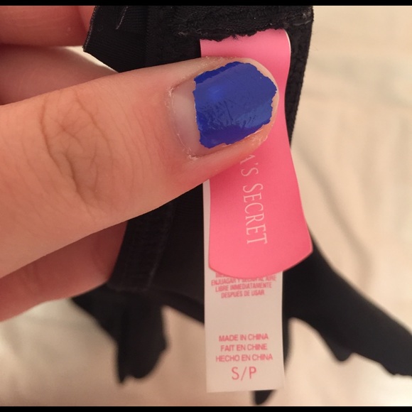 Victoria Secret - Picture 4 of 4