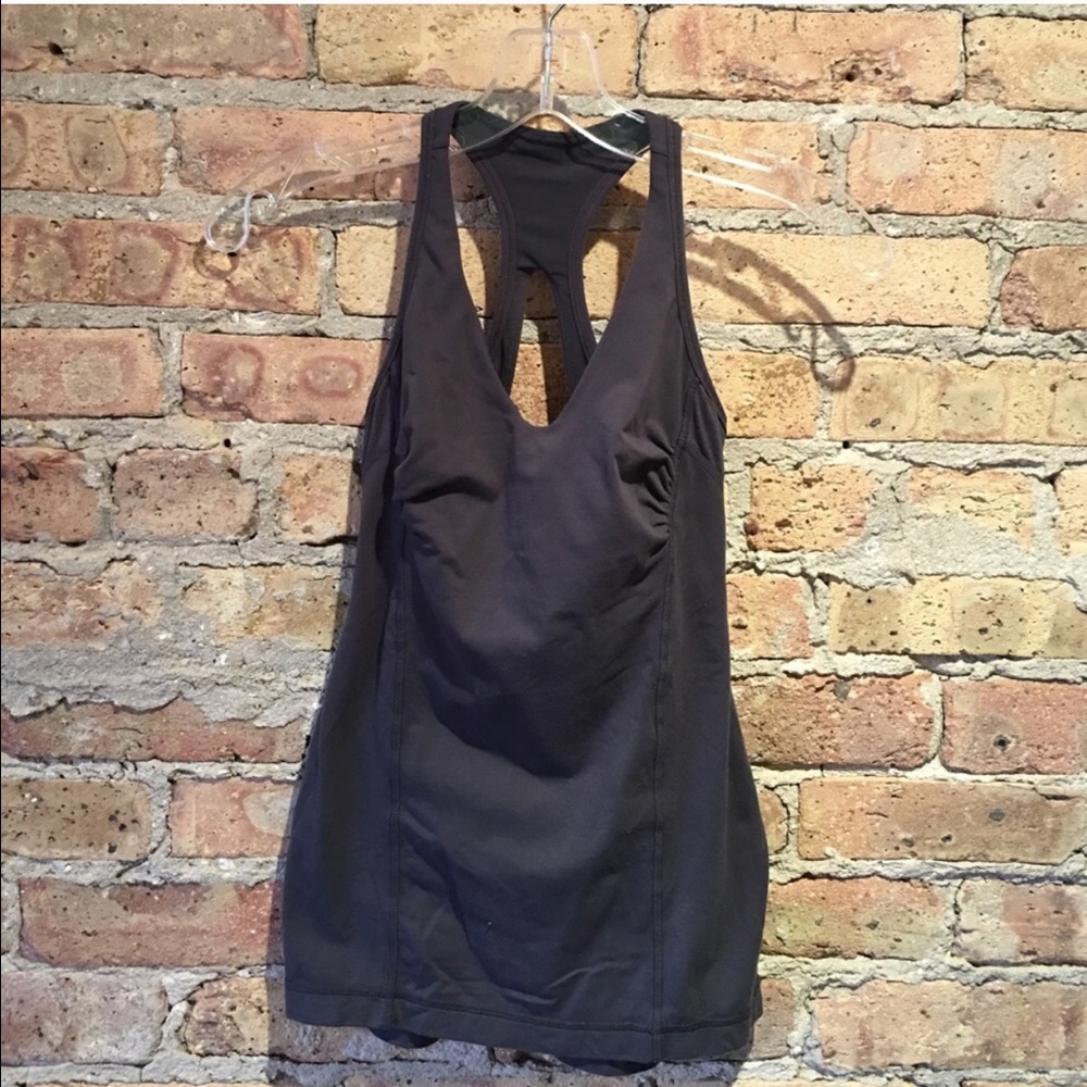 Lululemon top size 4 , Ecxelent conditions