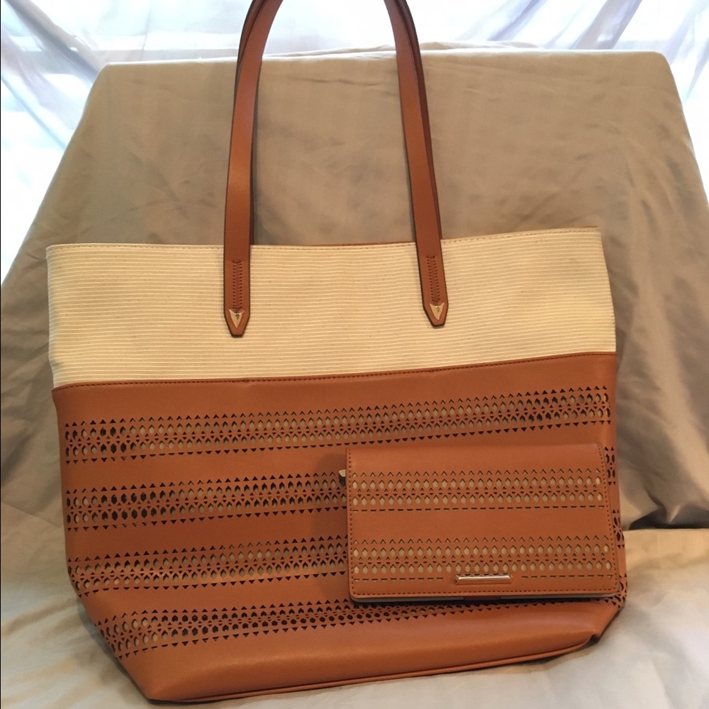 Stella and Dot Hudson Tote/wallet