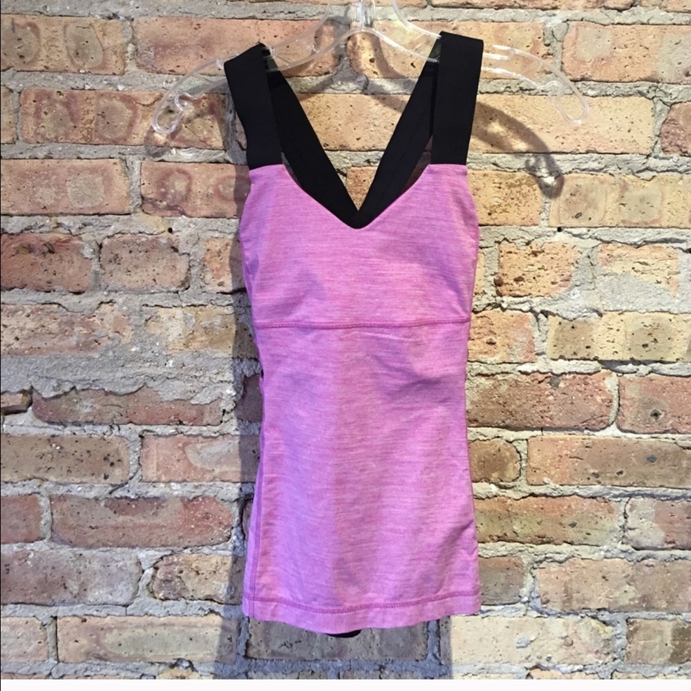 Lululemon top size 4 , Ecxelent conditions