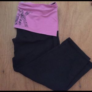 VS black yoga pants
