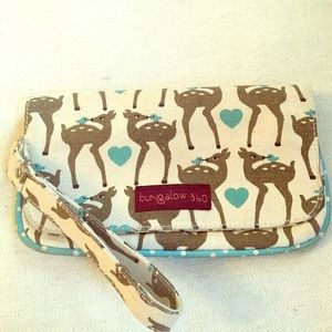 Super cute Bungalow 360 wristlet wallet