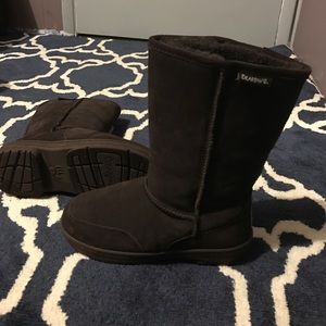 Brown bear paw boots