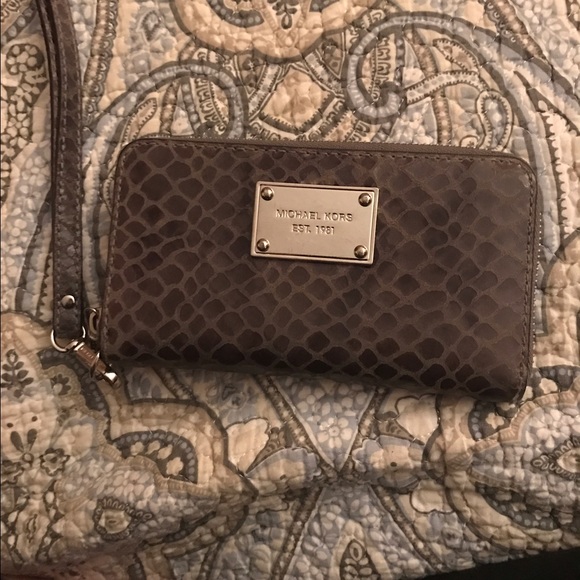 MK wallet - Picture 1 of 4