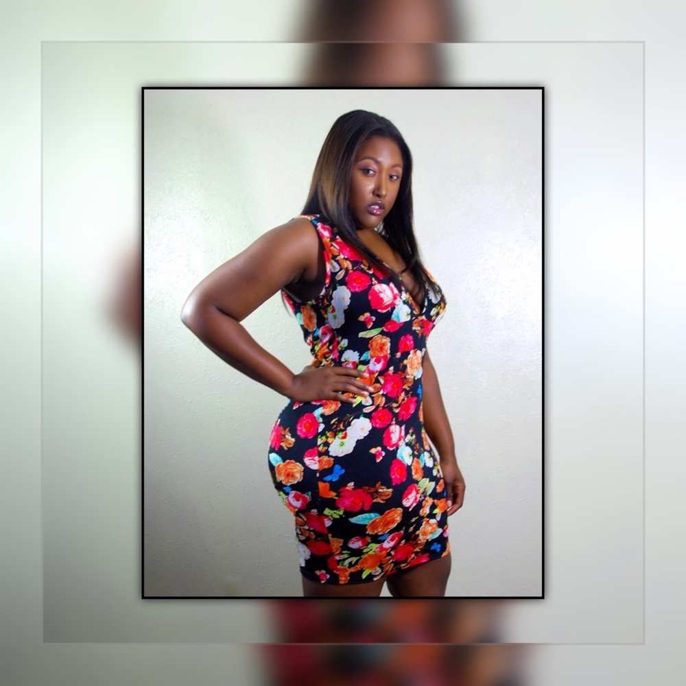 SALE Junior Plus Floral Bodycon Dress