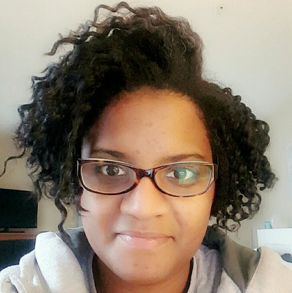 Meet your Posher, Bethany - Picture 2 of 2