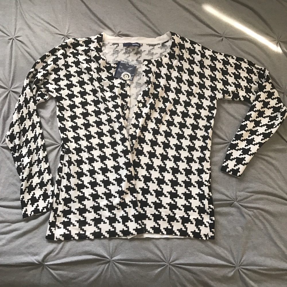 Black and white sweater!