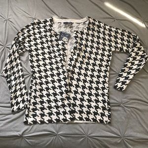 Black and white sweater!