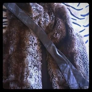 Fluffy,cunffy brown half sleeve jacket