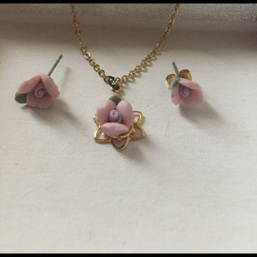 Earring and necklace set