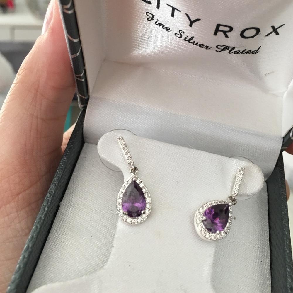Sunning purple earrings
