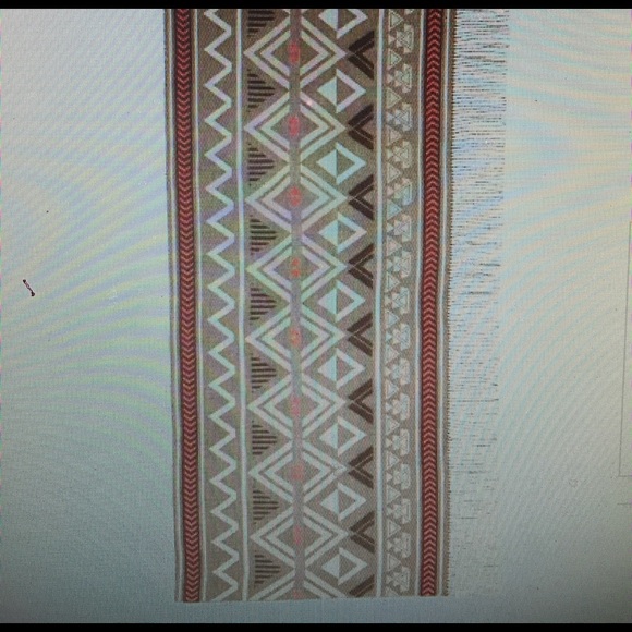 AQUA Diamond Print Woven Wrap. NWOT - Picture 2 of 3