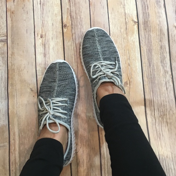 Last 1🚨Right to Relax Gray Sneakers - Picture 2 of 5