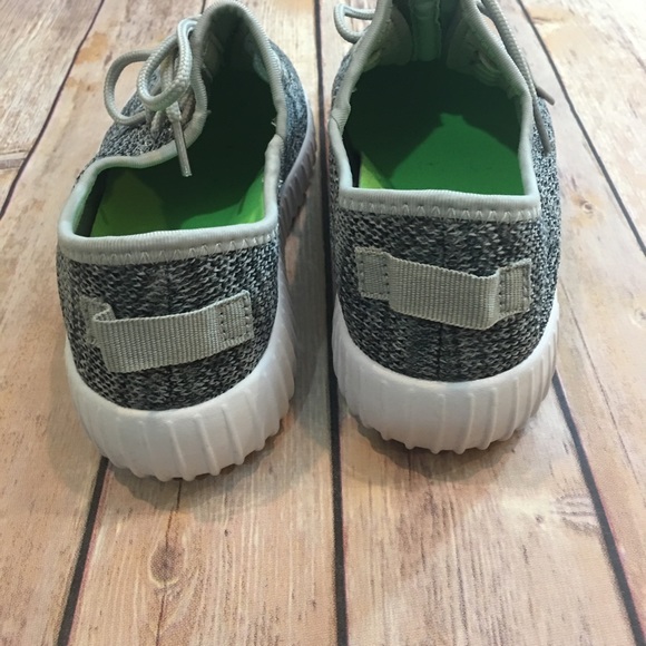 Last 1🚨Right to Relax Gray Sneakers - Picture 4 of 5