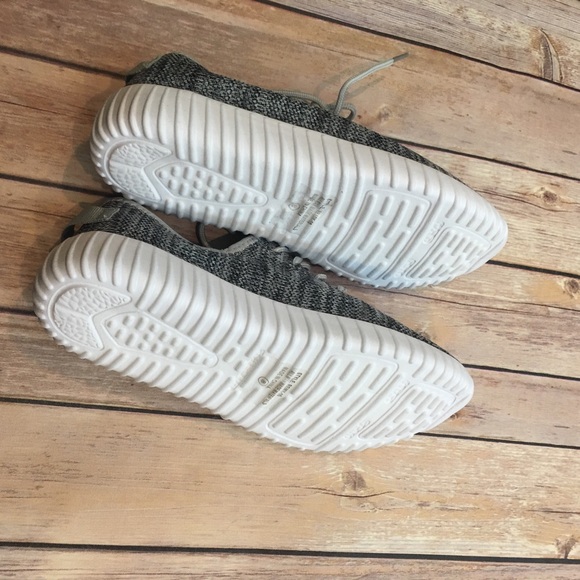 Last 1🚨Right to Relax Gray Sneakers - Picture 5 of 5