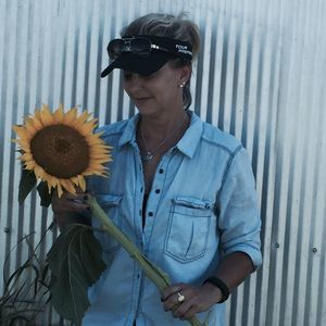 Meet your Posher, Elizabeth