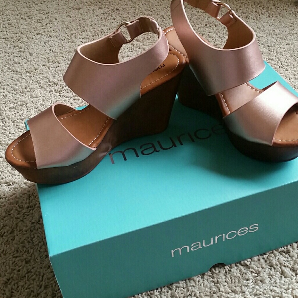 Wedge shoes