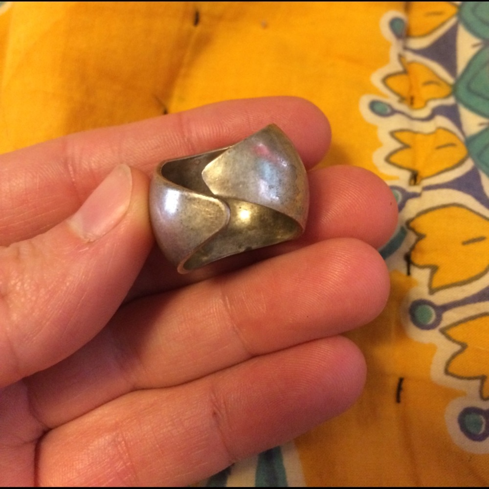 Ring - Picture 2 of 3