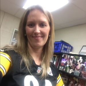 Meet your Posher, Courtney