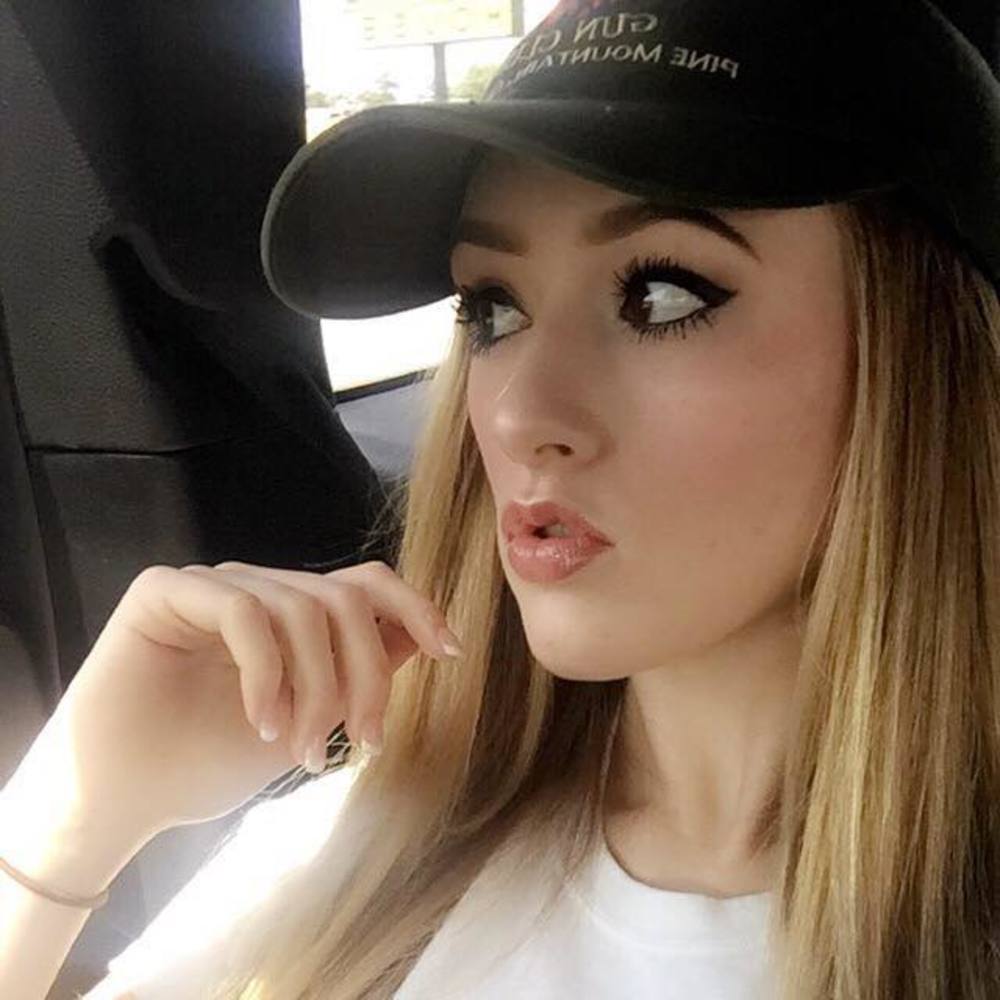 Meet your Posher, Abigail