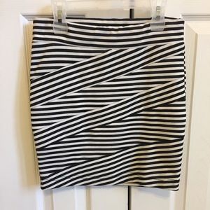 Cute black & white mini skirt