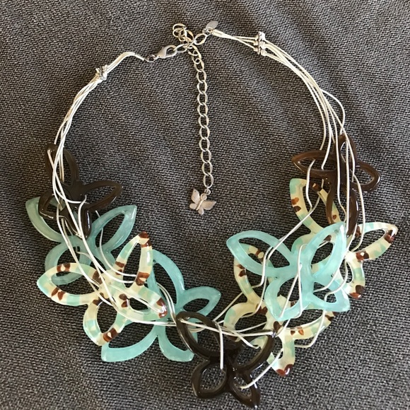 Bold and whimsical butterfly necklace - Picture 1 of 4