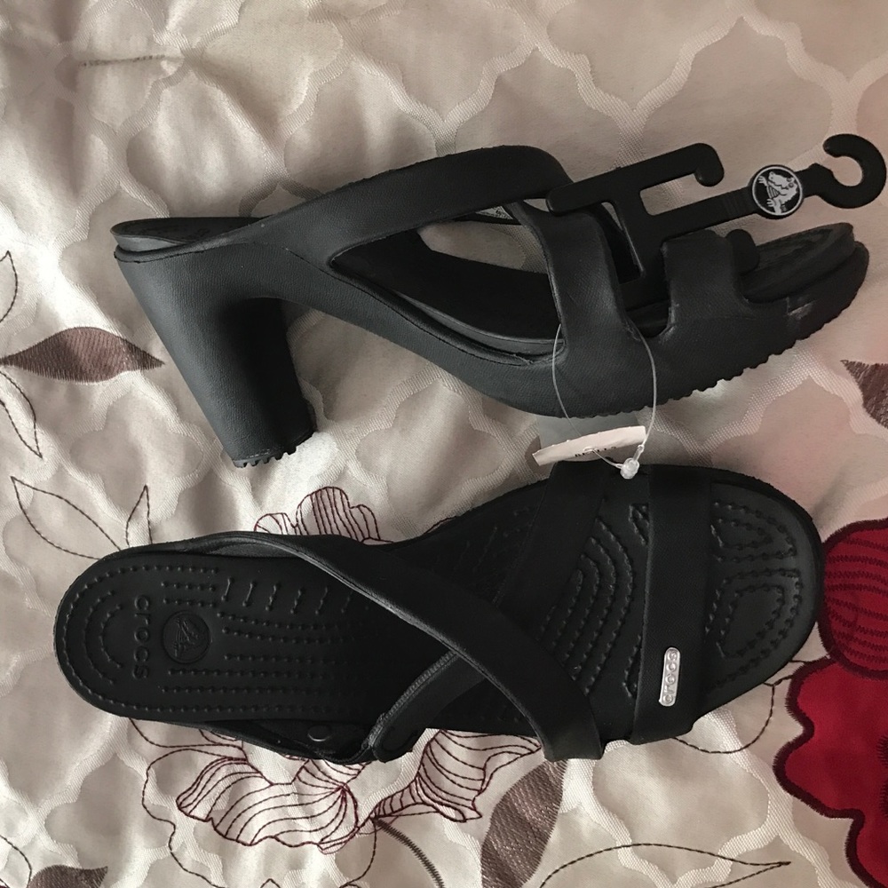 NWT CROC HEELS