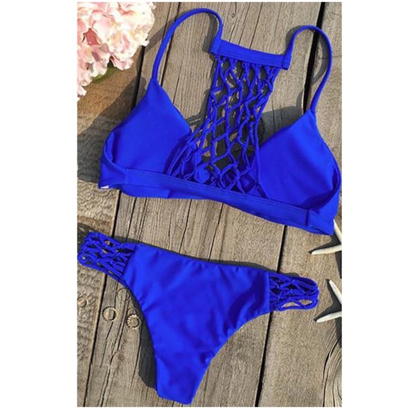 Blue bikini - Picture 2 of 3