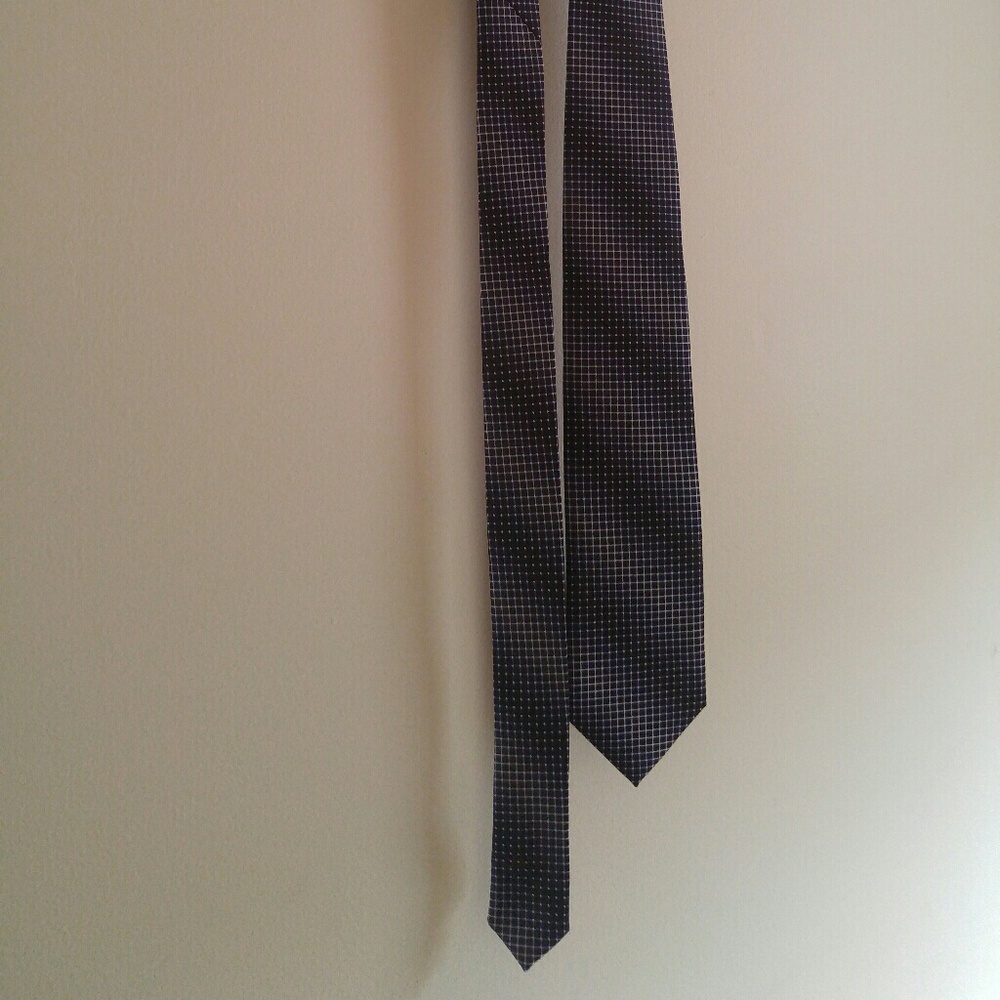 Polyester print tie