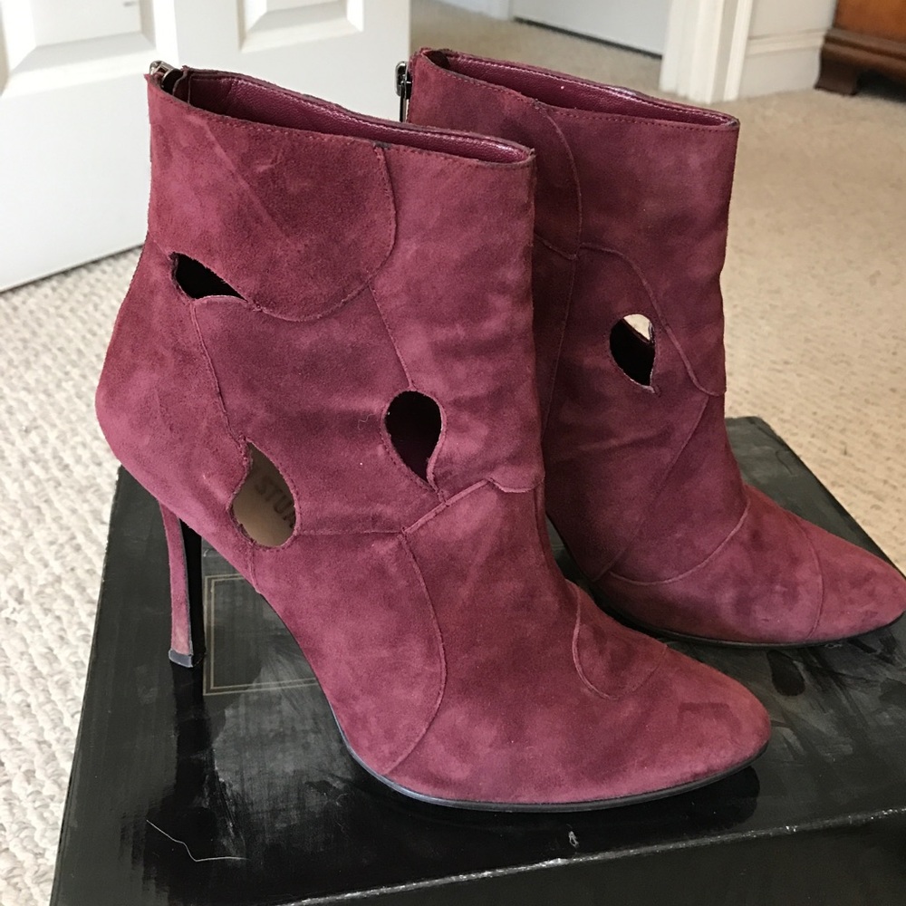 Mauve suede heeled ankle boots