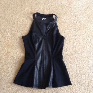 Black Guess Fitted peplum