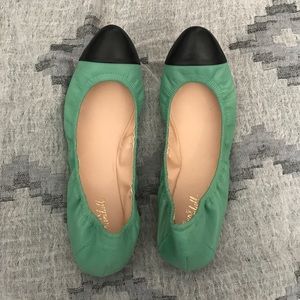 Loeffler Randall green and black flats (6 1/2)