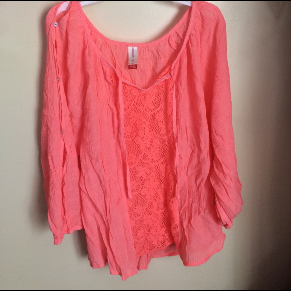 Beautiful coral 3/4 length shirt