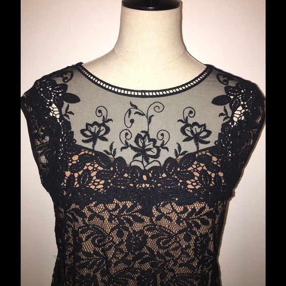 Dresses & Skirts - Beautifully romantic black lace dress