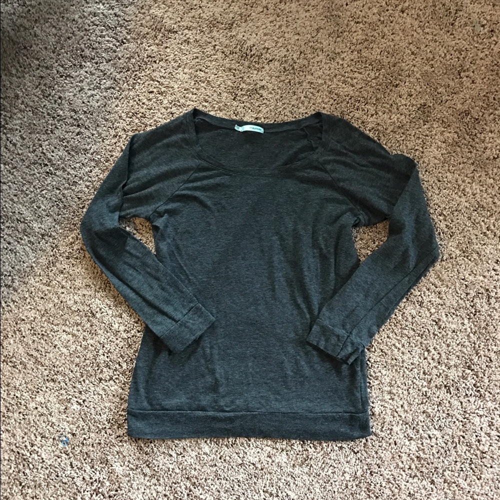 --- SOLD SOLD SOLD----Comfy grey tee!