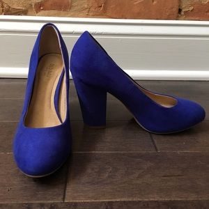 Old Navy Cobalt Blue Block Heel Pumps