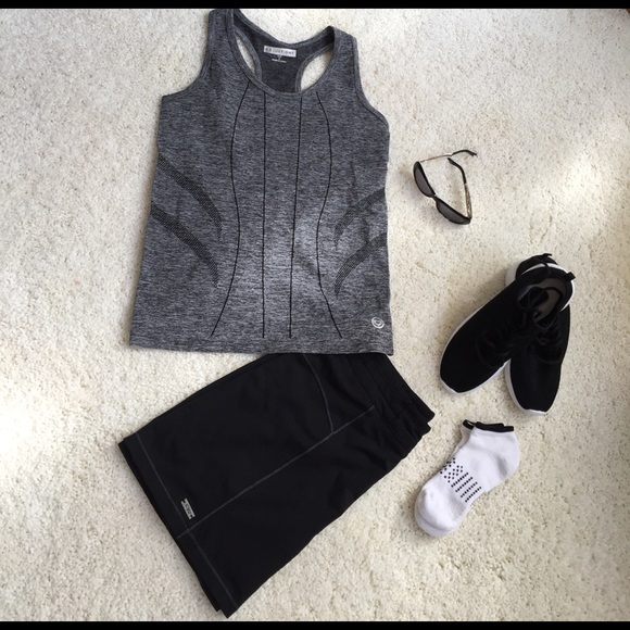 Just One Tops - Runners 🏃 Top