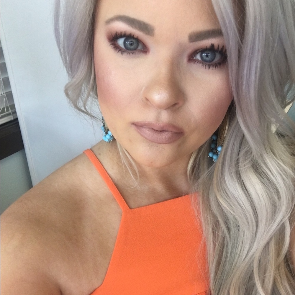 Meet your Posher, Lauren