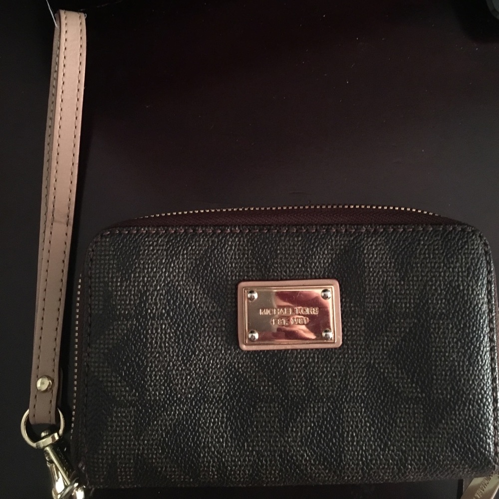 Michael Kors wristlet