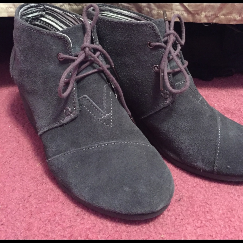 Toms Gray Desert Wedge Booties