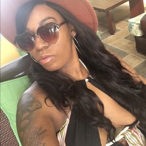 Meet your Posher, Octavia