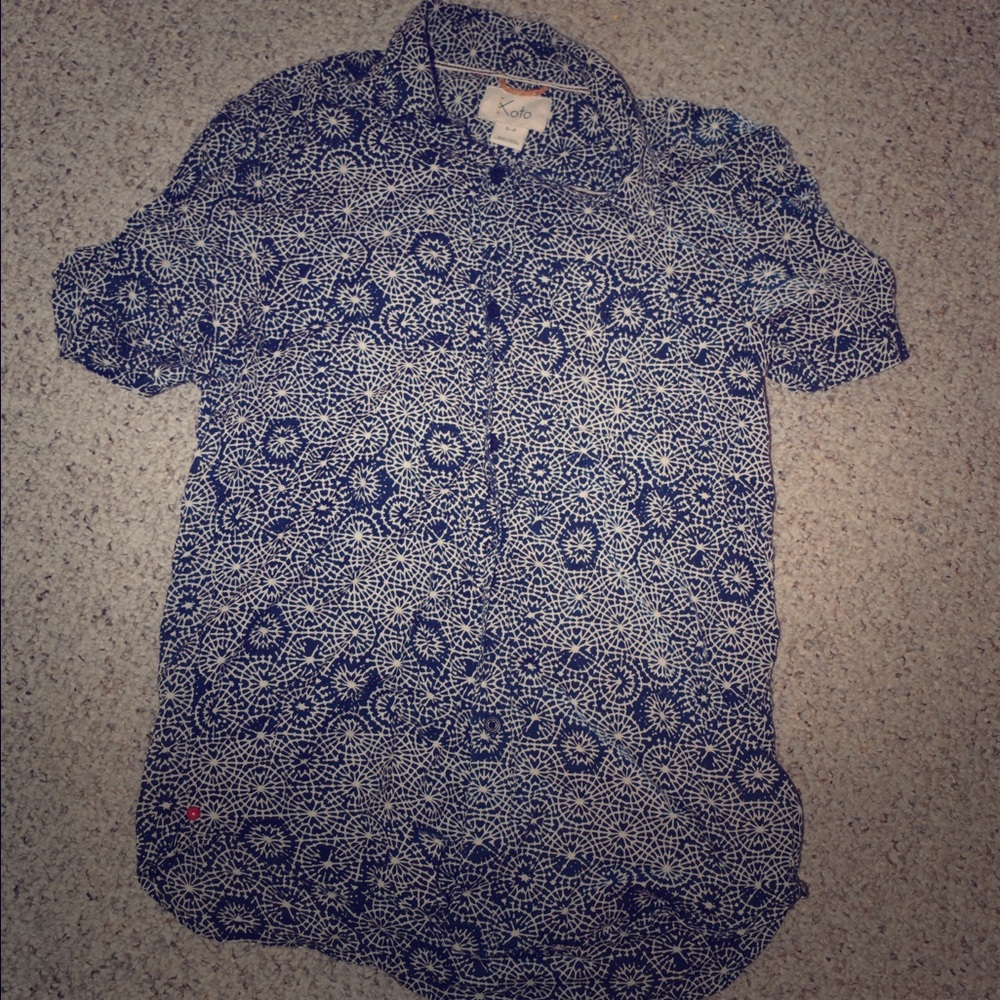 Urban Outfitters "Koto" short sleeve btn dwn