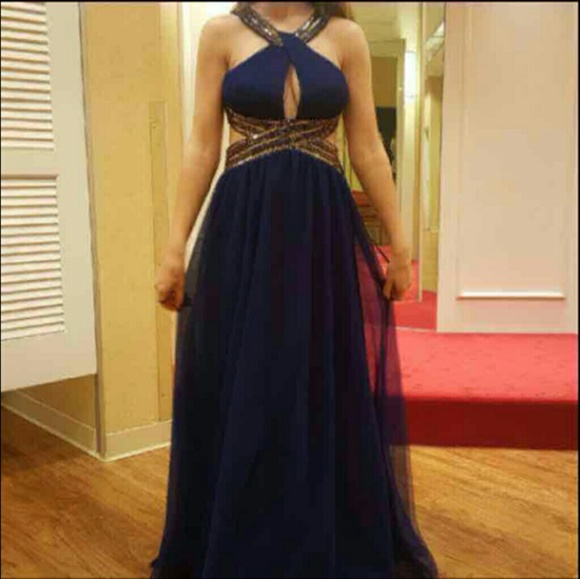 Prom dress - Picture 2 of 3